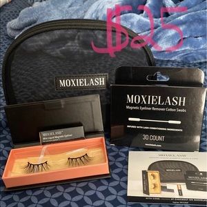 Brand new magnetic lashes never been wore.